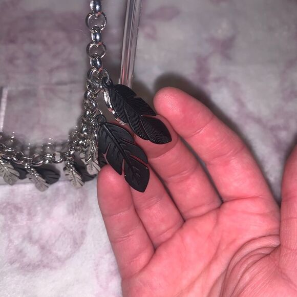 NWOT Feather Necklace - Picture 2 of 2